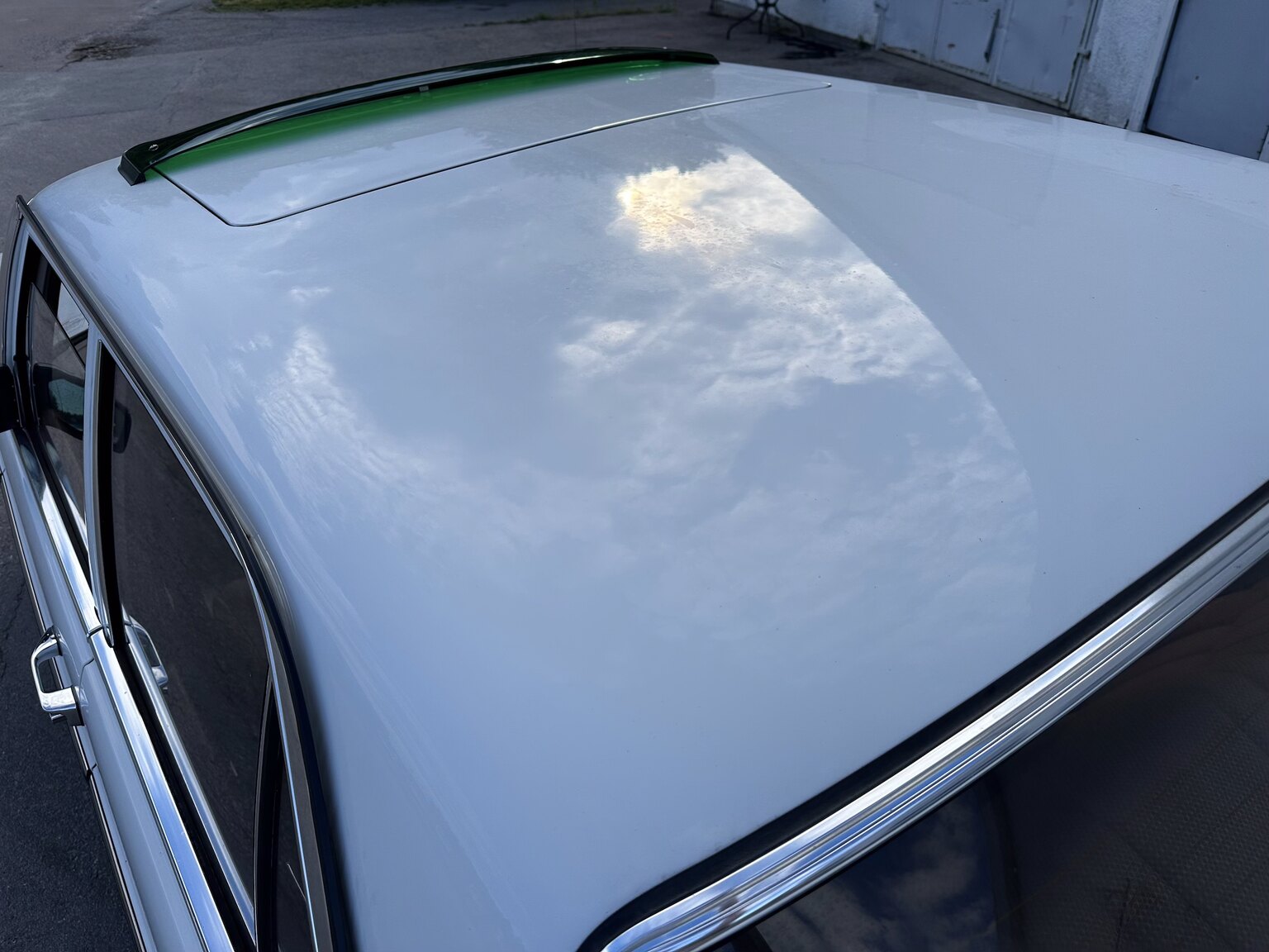 Aussenfoto 1975 Mercedes Benz 200