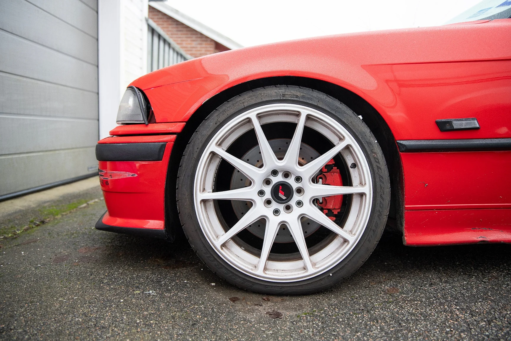 Exterior image of 1992 BMW 325i Turbo (27)