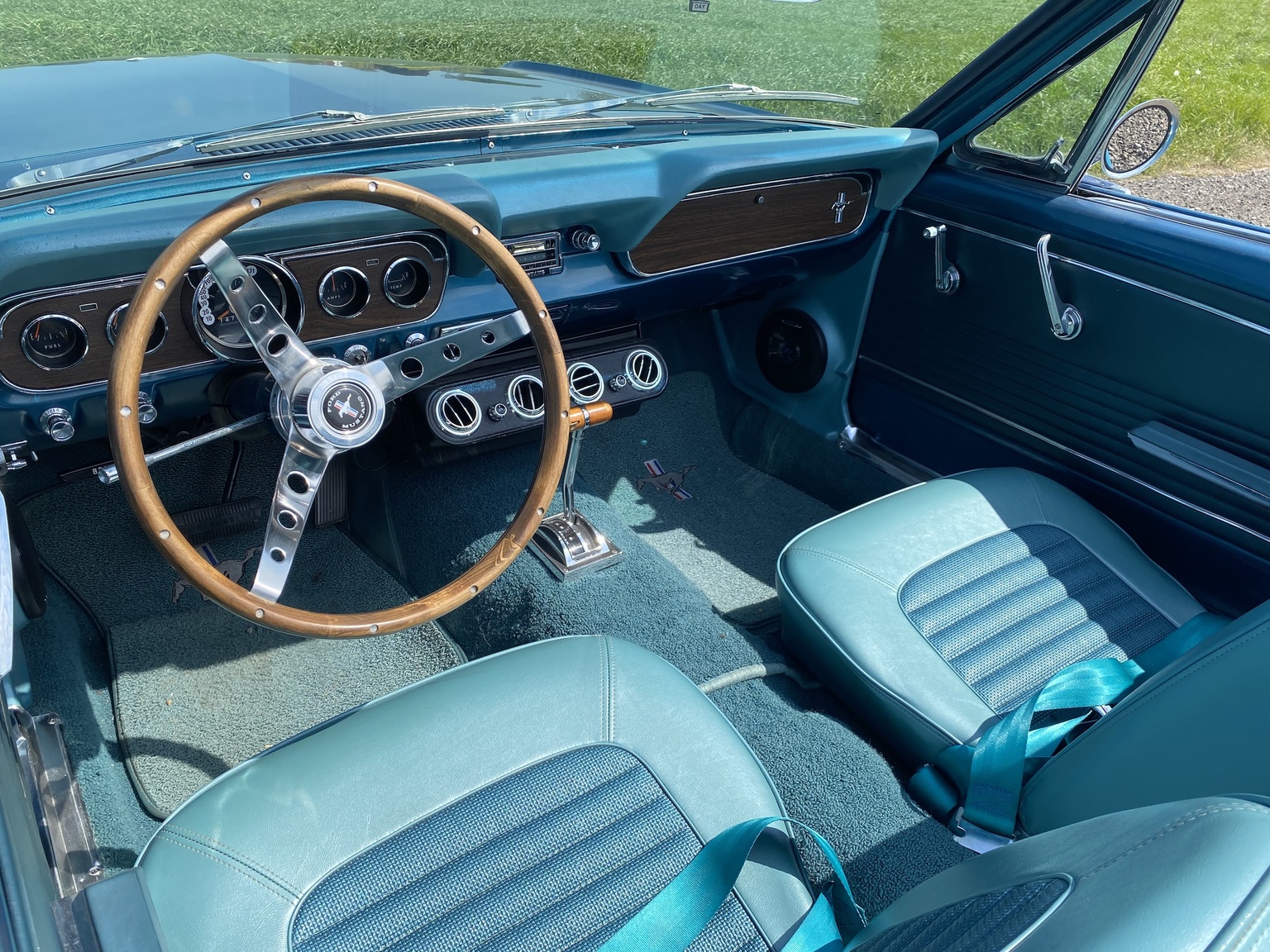 Innenraumfoto von 1966 Ford Mustang 289 Cabriolet (2)