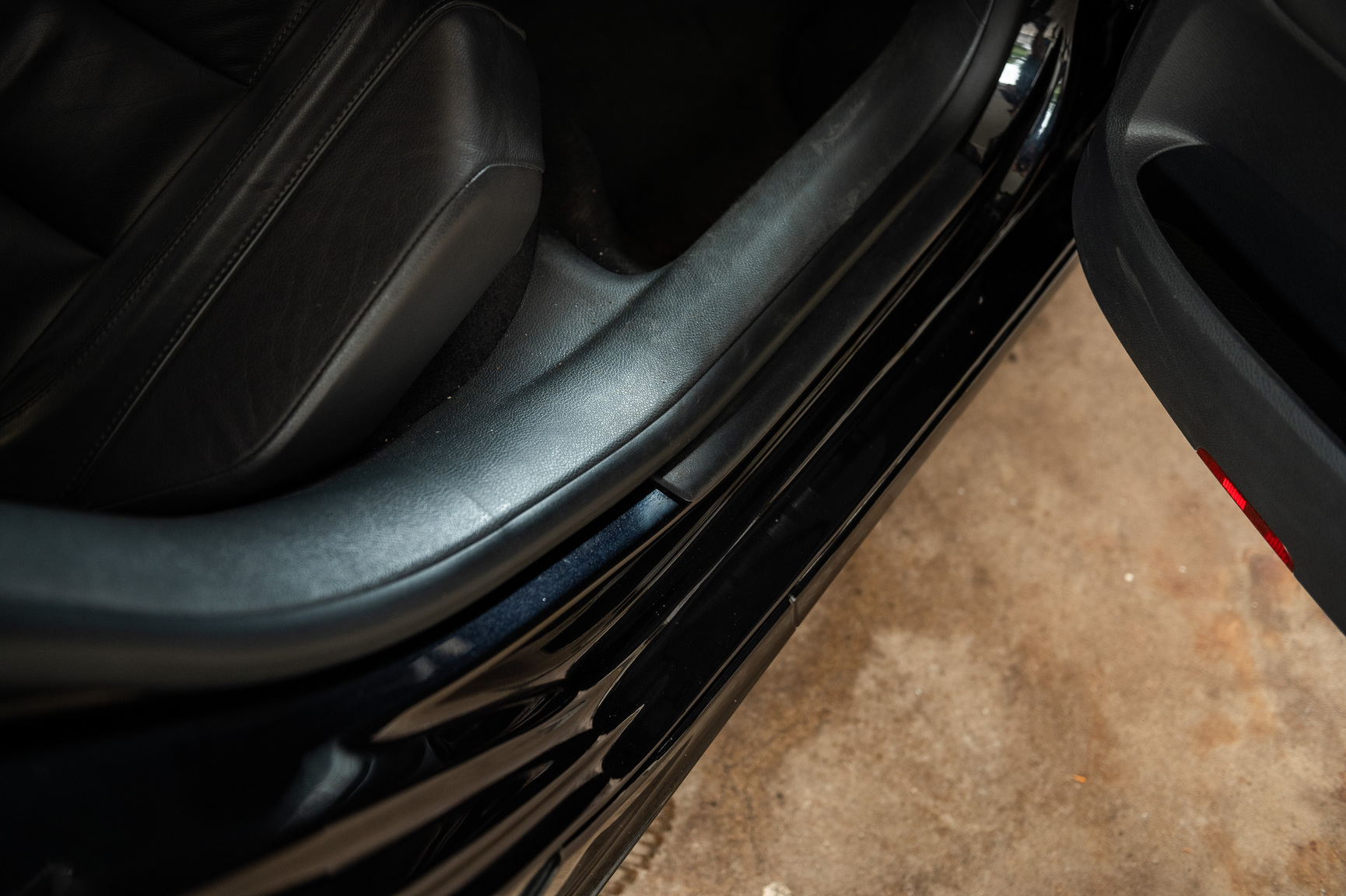 Innenraumfoto von 2006 Volkswagen Golf R32 (25)