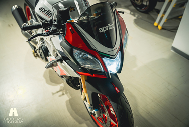 Exterior image of 2016 Aprilia Tuono V4 Factory