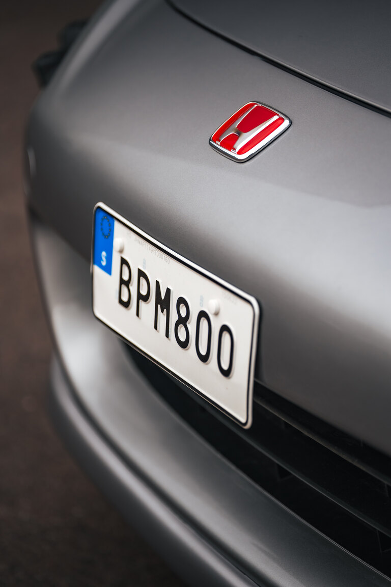 Exterior image of 2000 Honda S2000 AP1