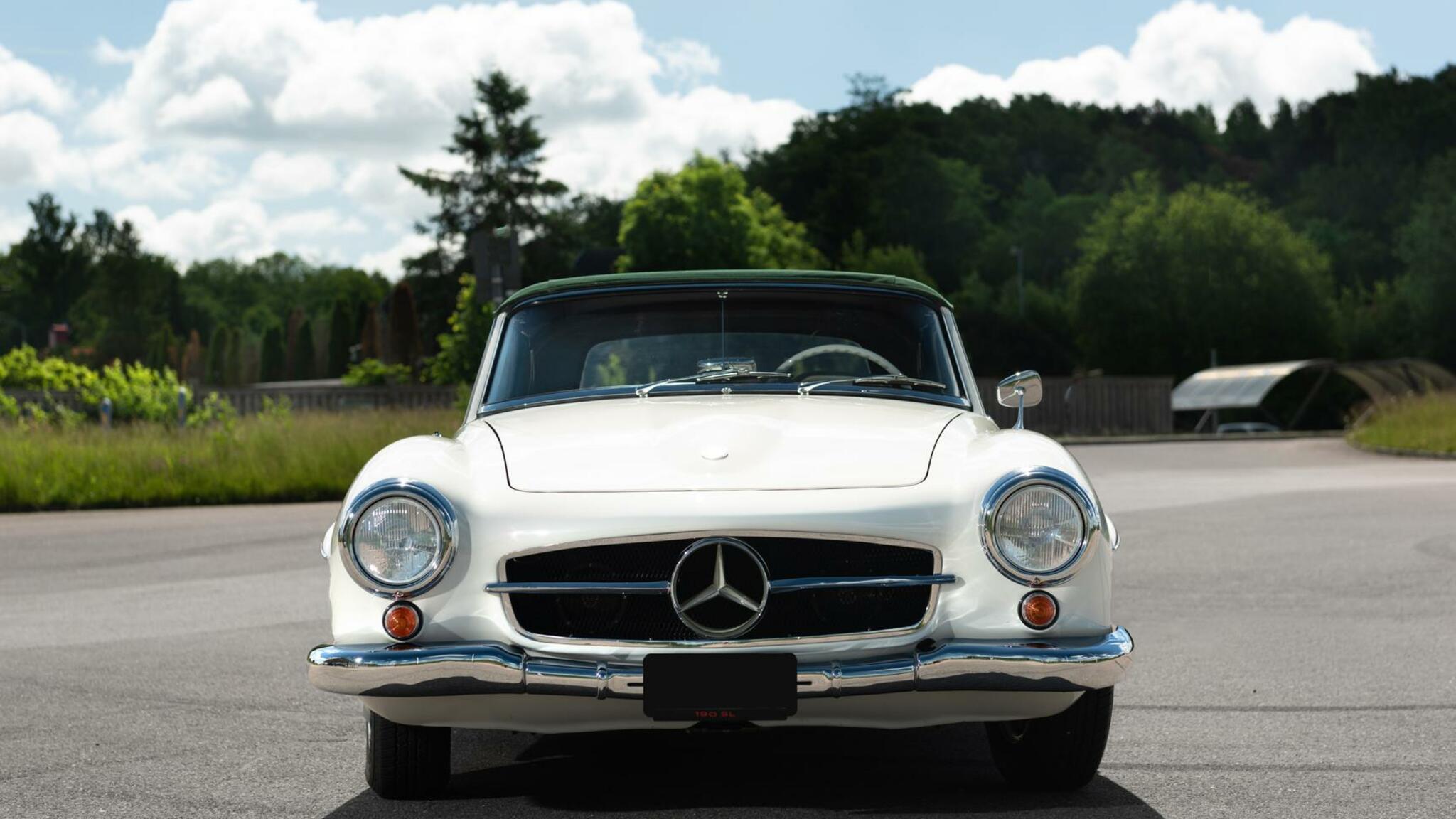Aussenfoto 1956 Mercedes Benz 190 SL Roadster (9)