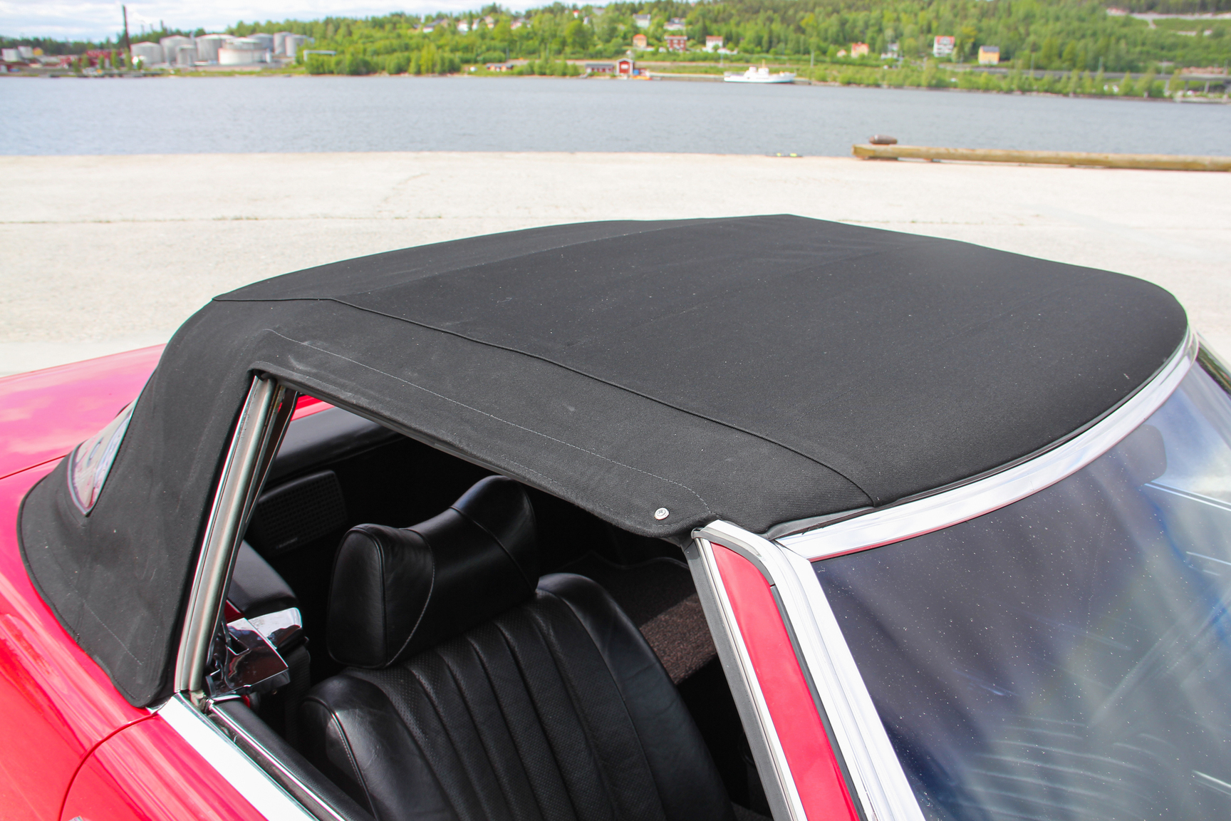 Exteriörbild på 1975 Mercedes-Benz 280 SL (21)