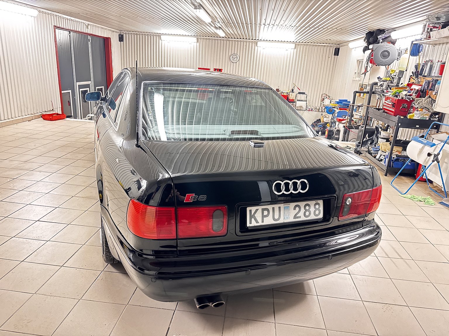 Exteriörbild på 1999 Audi S8 4.2 Quattro