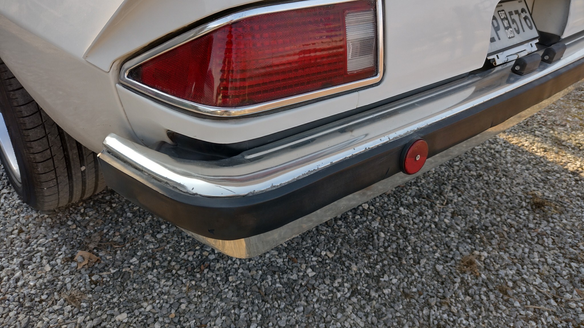 Exteriörbild på 1975 Chevrolet Camaro 307 (34)