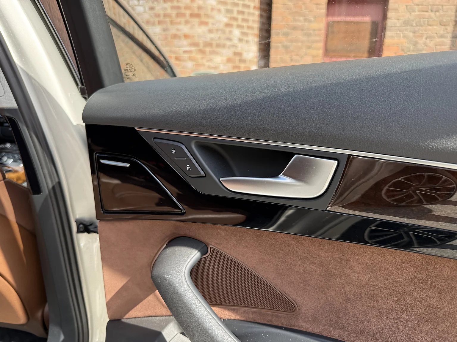 Innenraumfoto von 2014 Audi A8 4.0 TFSI (83)