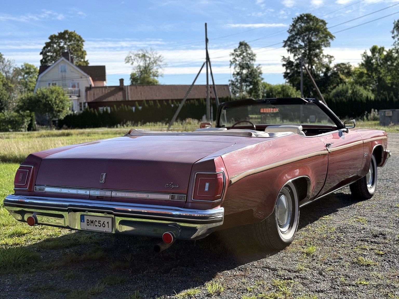 Exteriörbild på 1975 Oldsmobile Delta 88