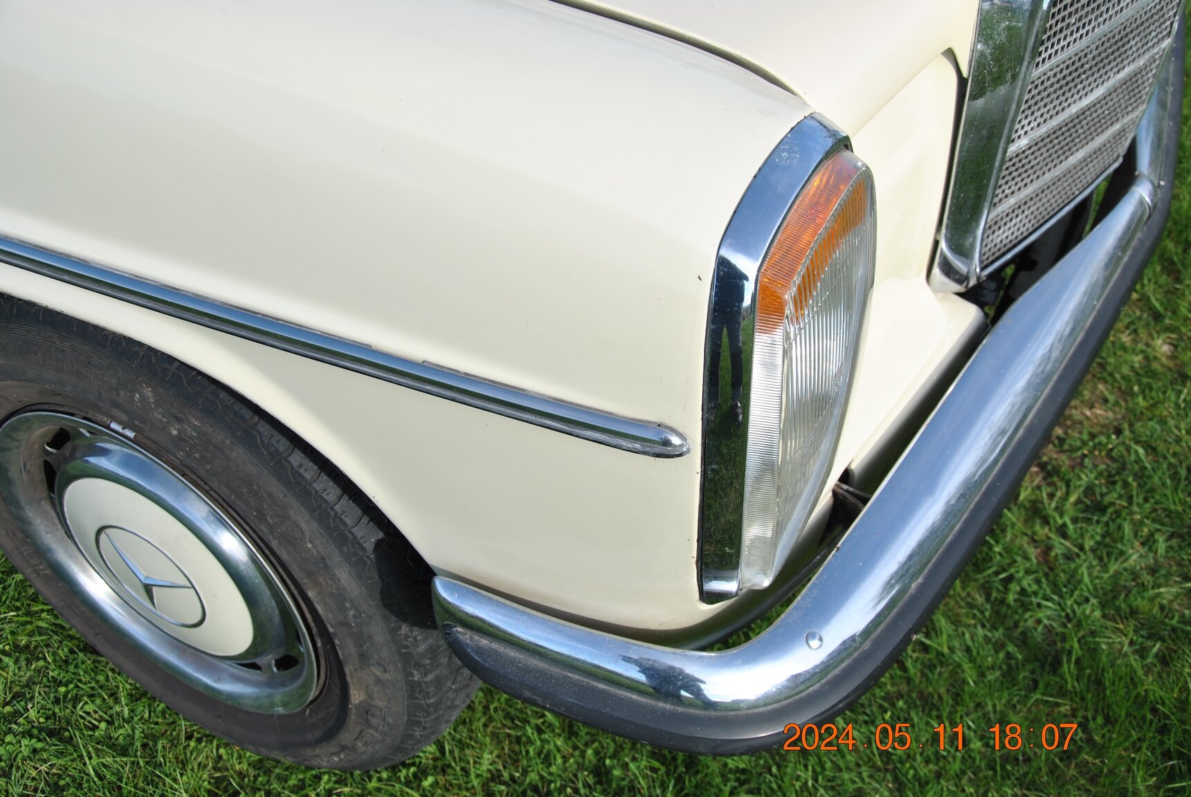 Exteriörbild på 1971 Mercedes-Benz 220D