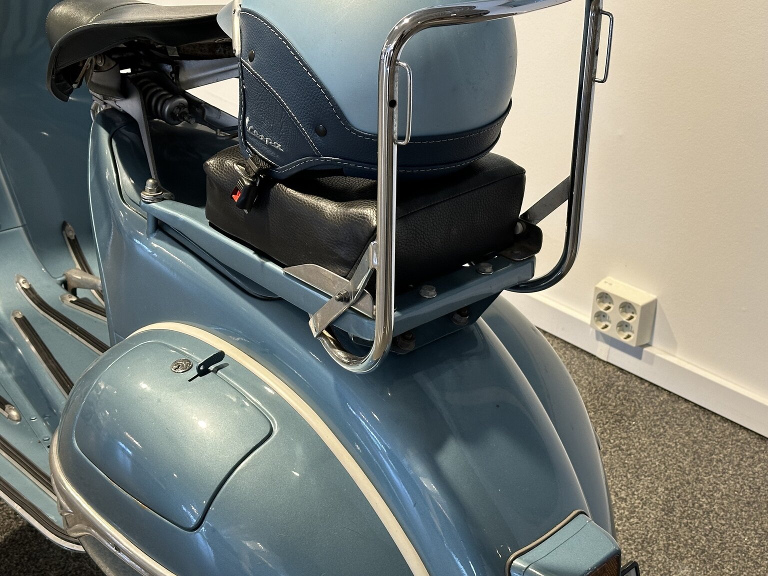 Exteriörbild på 1959 Vespa Piaggio 150cc Widebody