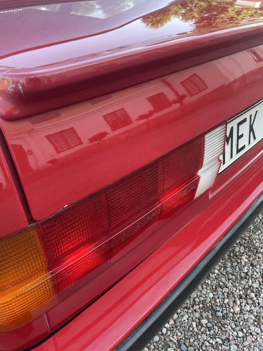 Exteriörbild på 1987 BMW 320i