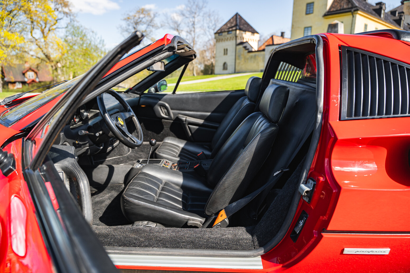 Interiörbild 1989 Ferrari 328 GTS