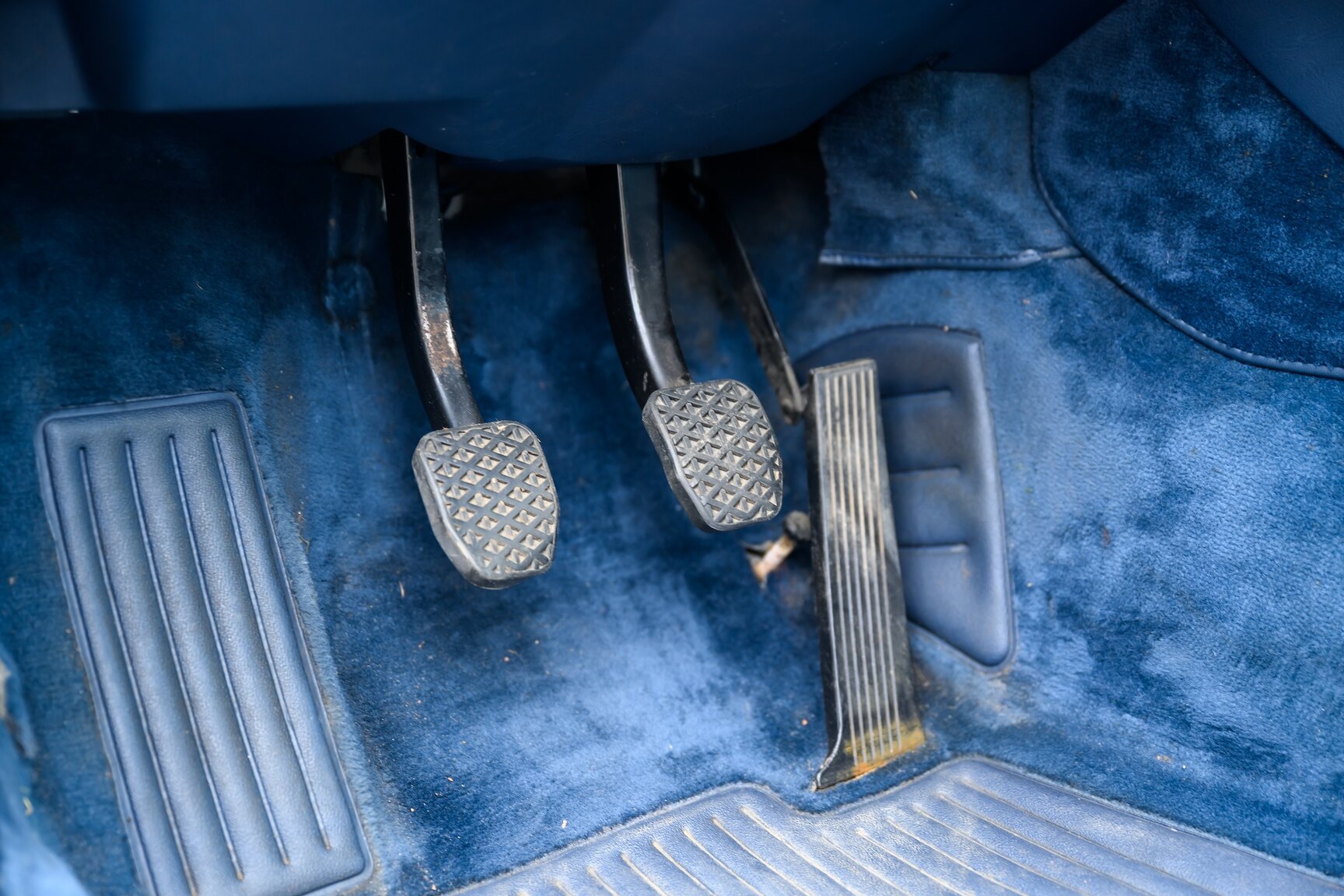 Interior image of 1986 BMW 520i