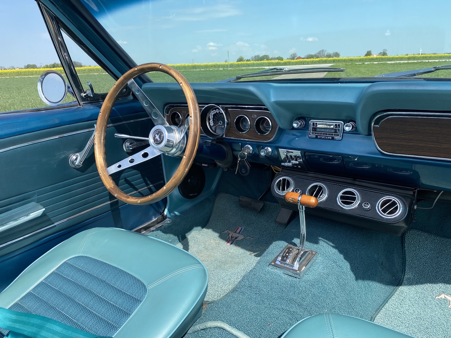 Innenraumfoto von 1966 Ford Mustang 289 Cabriolet (3)