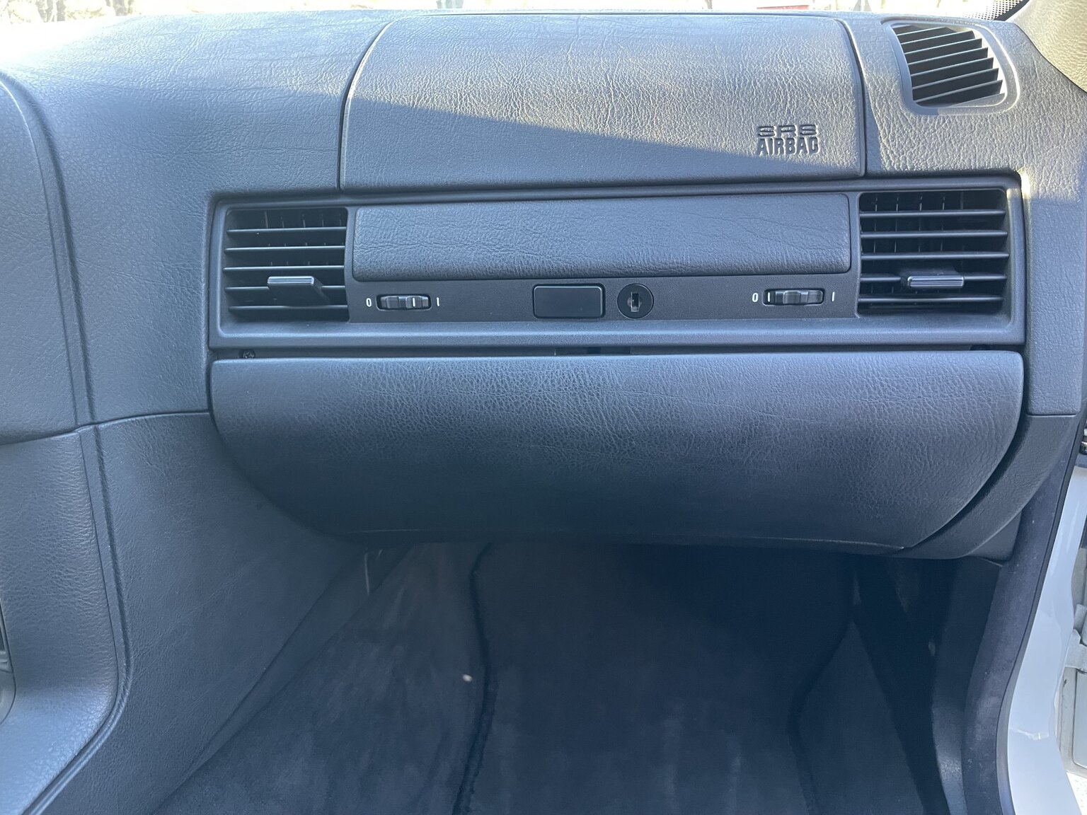Interior image of 1995 BMW 328 iA Convertible