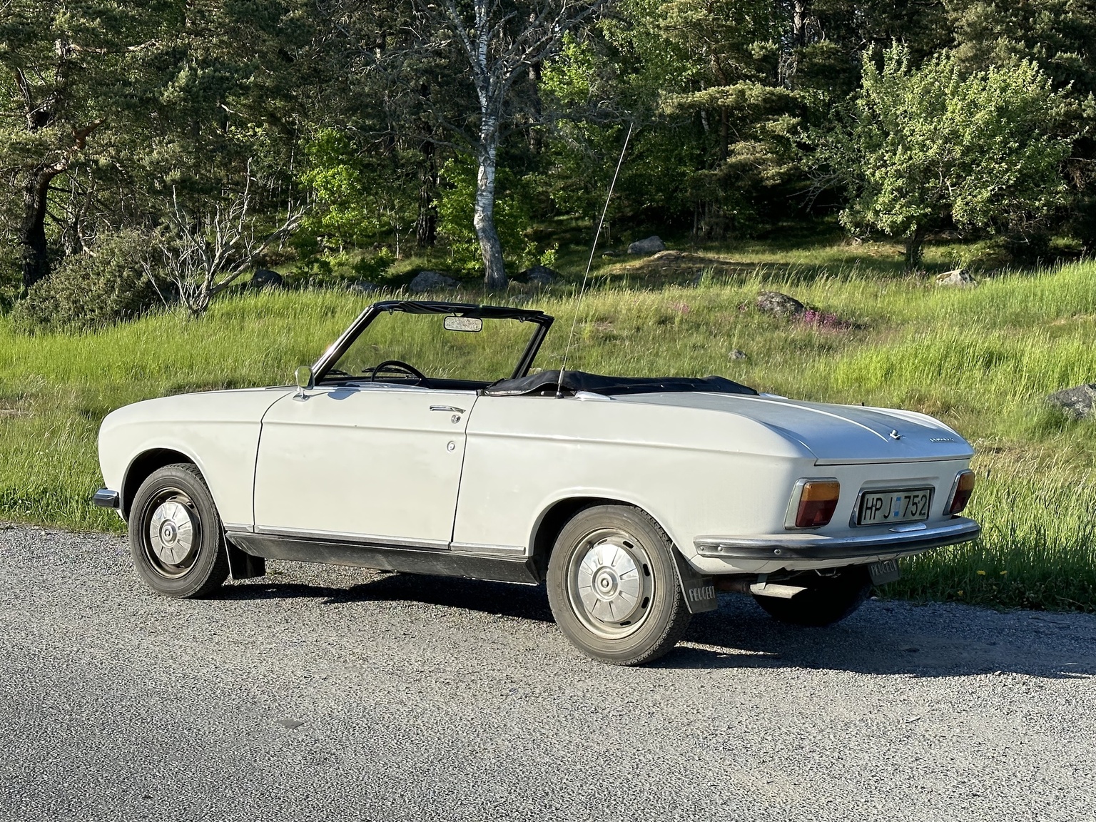 Exterior image of 1970 Peugeot 304 Cabriolet