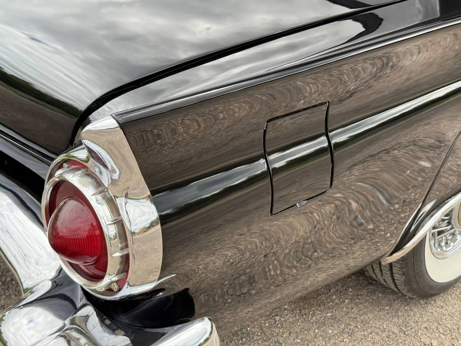 Aussenfoto 1957 Ford Thunderbird (38)