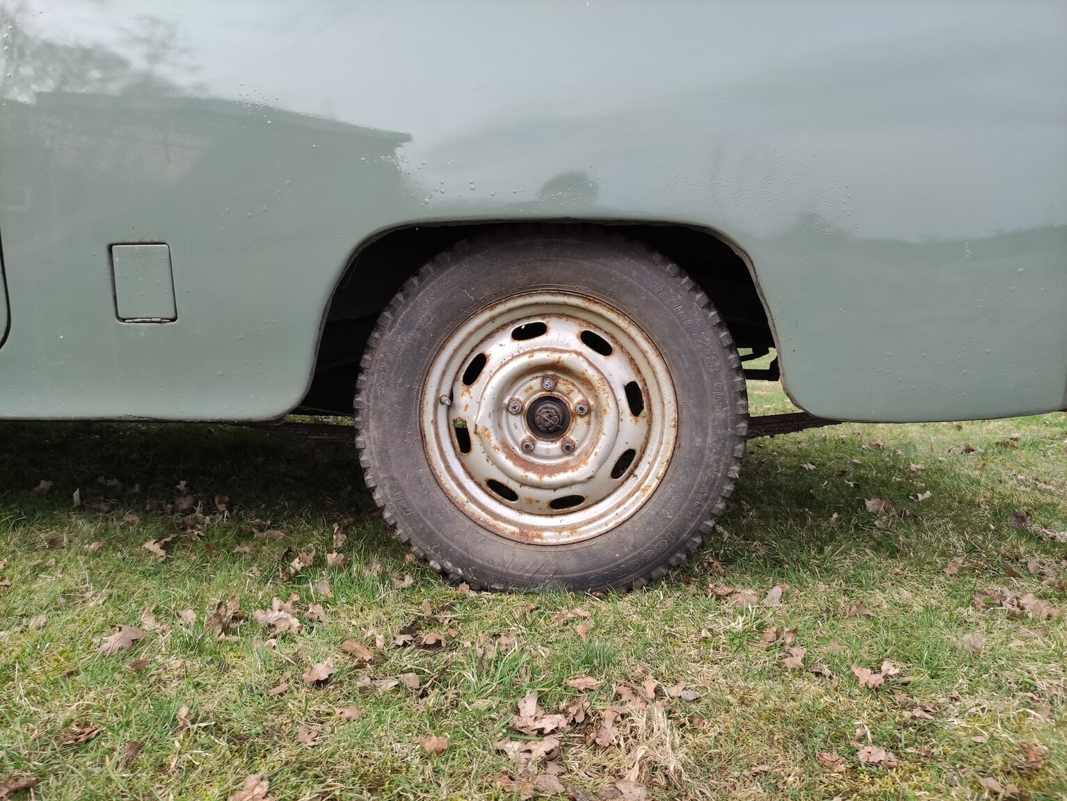 Exterior image of 1960 Volvo P210 Duett