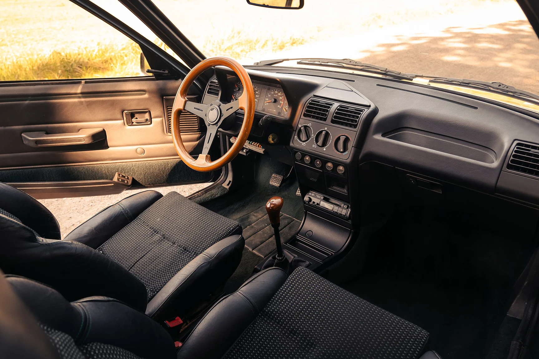 Innenraumfoto von 1991 Peugeot 205 GTI 1.9 Monte Carlo (19)