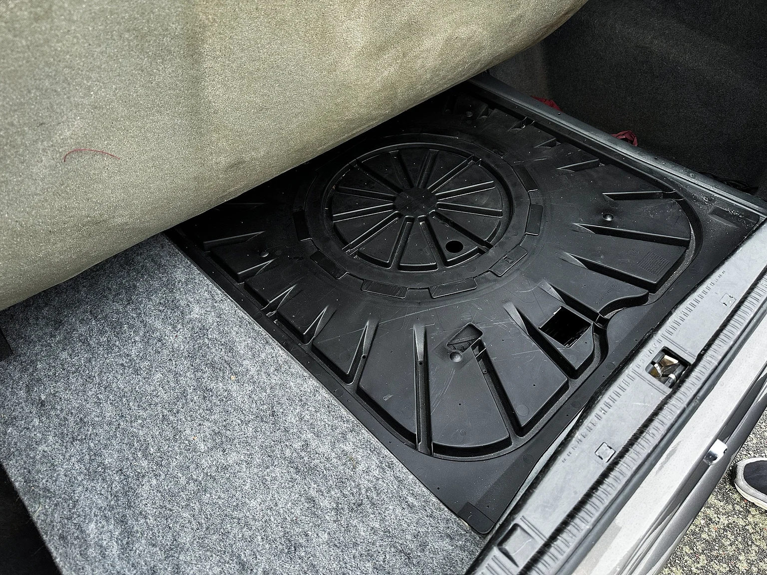 Interior image of 1993 Mercedes-Benz E 320 "AMG" (67)