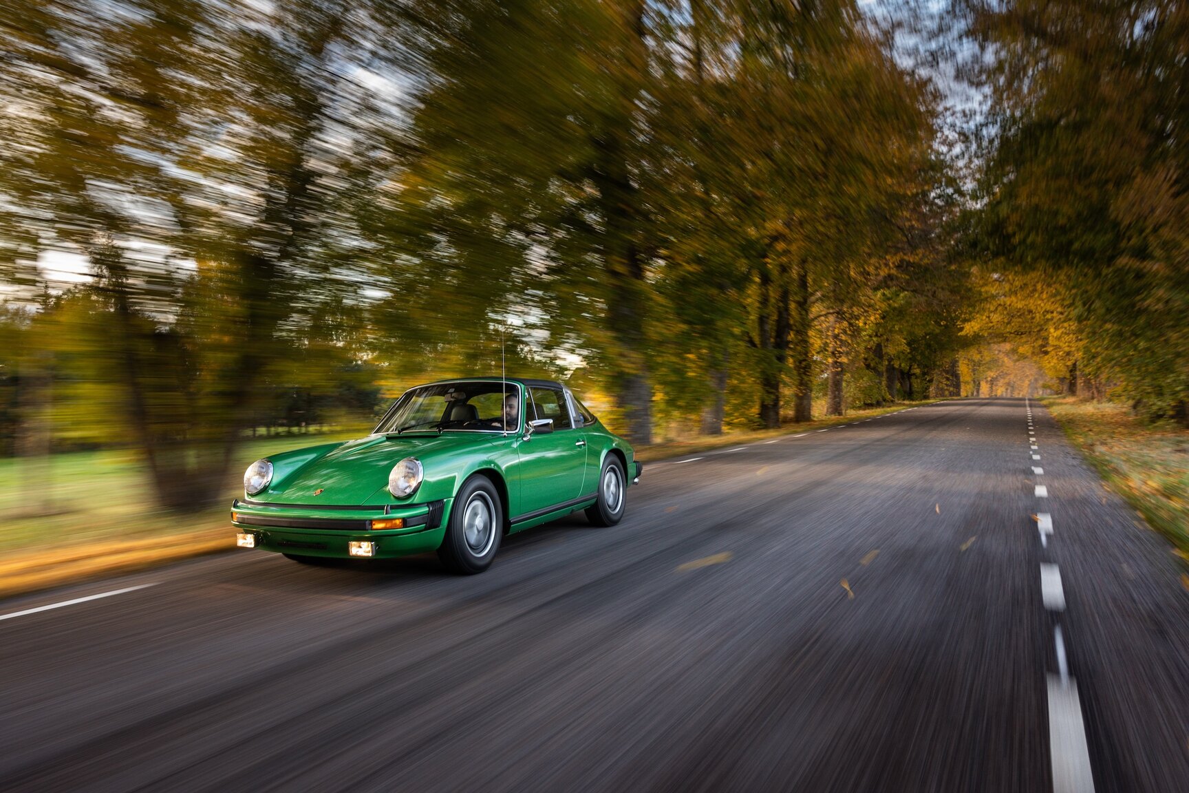 Exteriörbild på 1974 Porsche 911 S Targa
