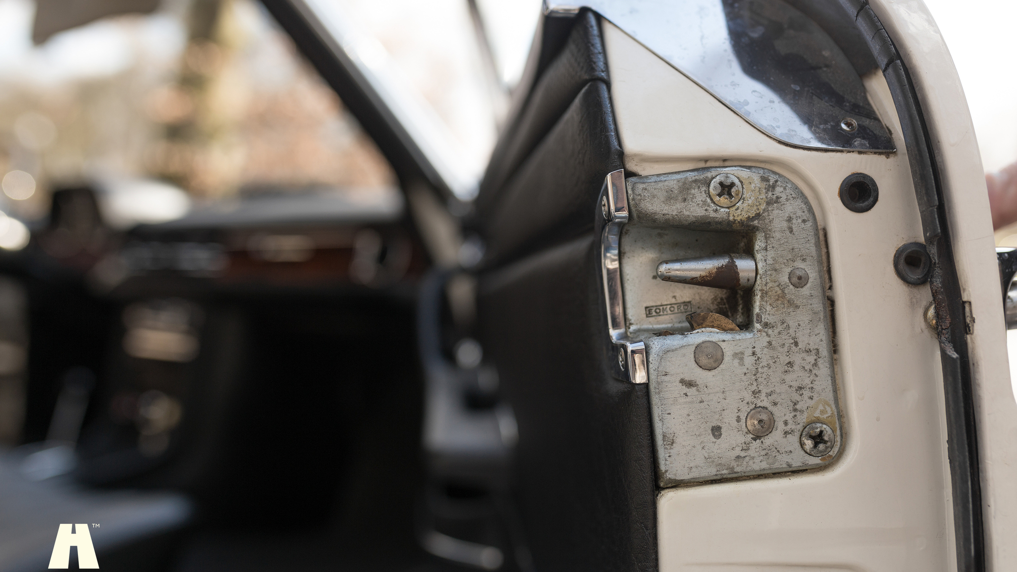 Interiörbild 1970 Mercedes 250 CE