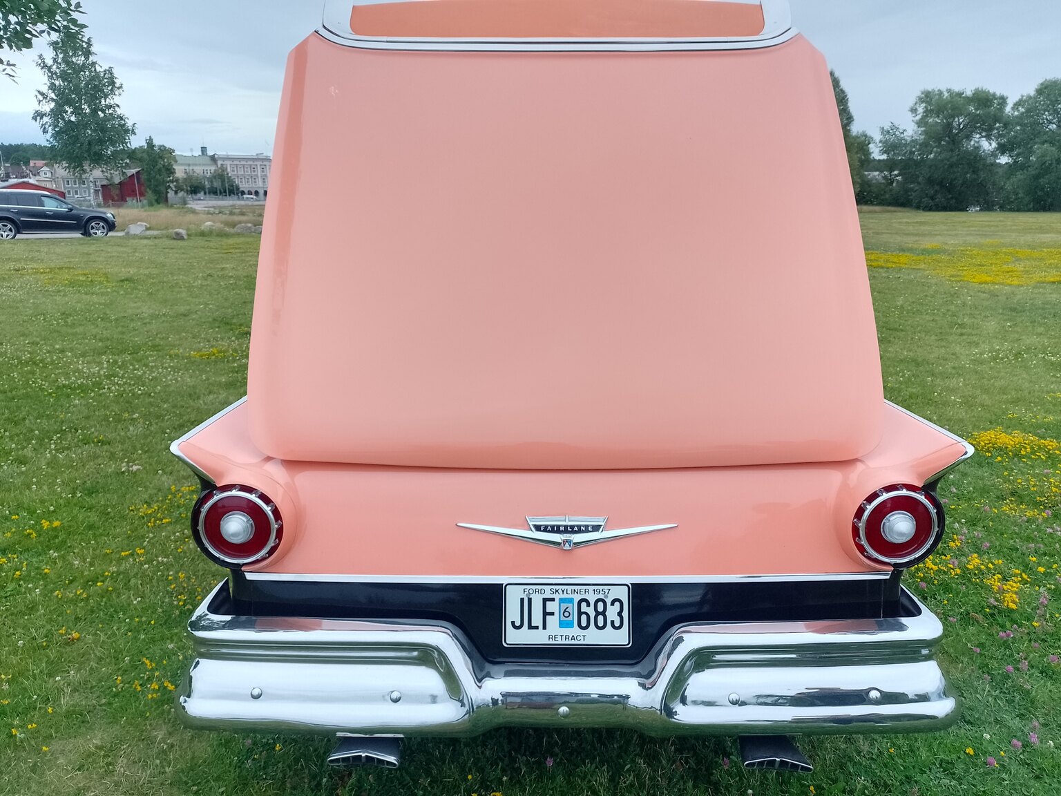 Aussenfoto 1957 Ford Fairlane 500 Skyliner Retract