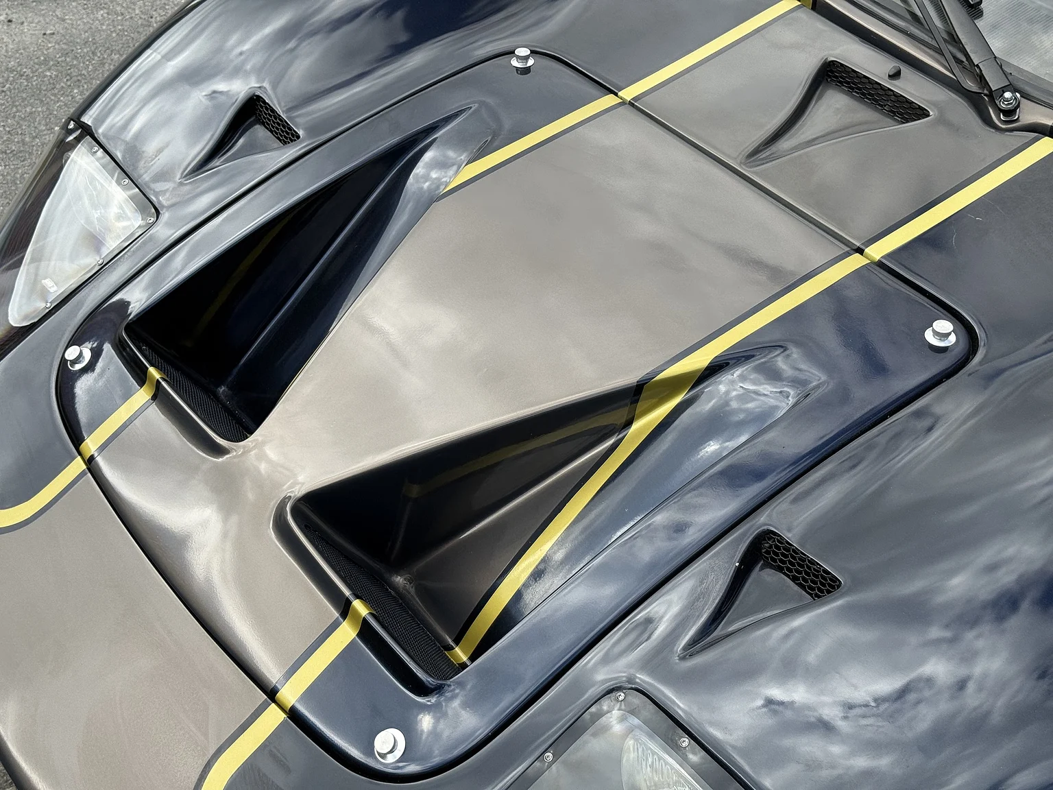 Exteriörbild på 2024 Ford GT40 Tribute (66)