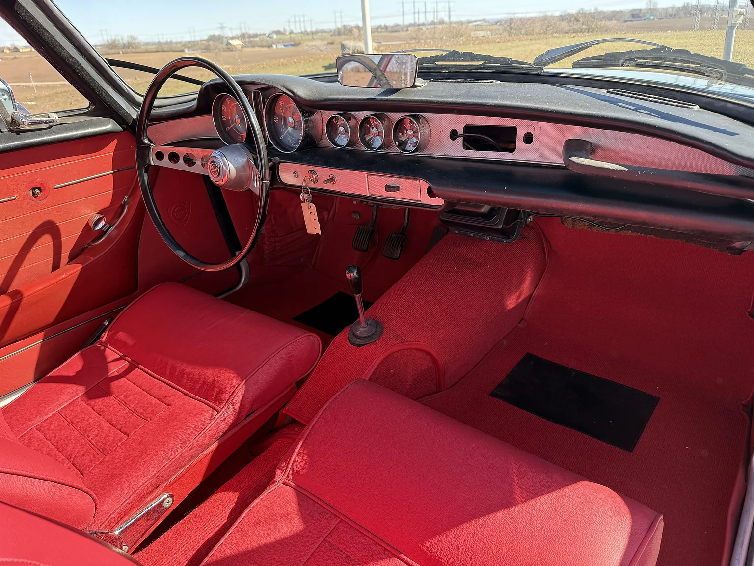 Innenraumfoto von 1966 Volvo P 1800S (27)