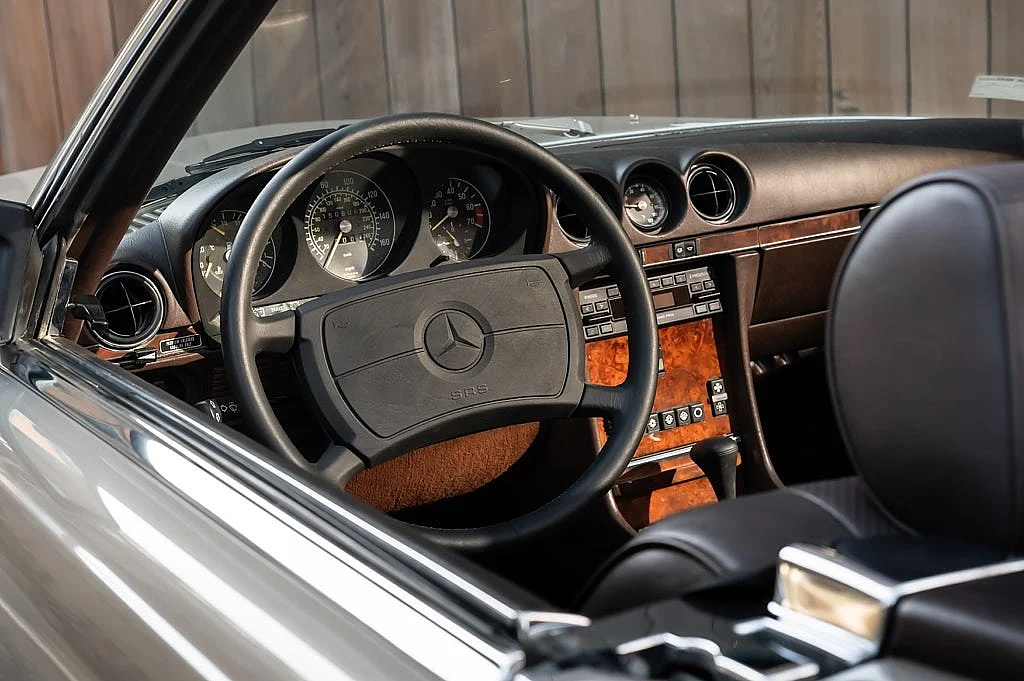 Bild von 1987 Mercedes-Benz 560SL (19)