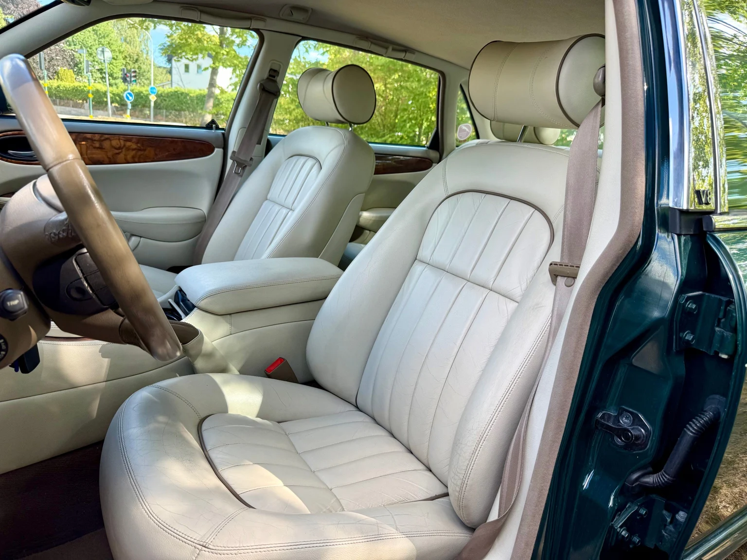 Innenraumfoto von 2001 Jaguar XJ Sovereign 4.0 V8 (9)
