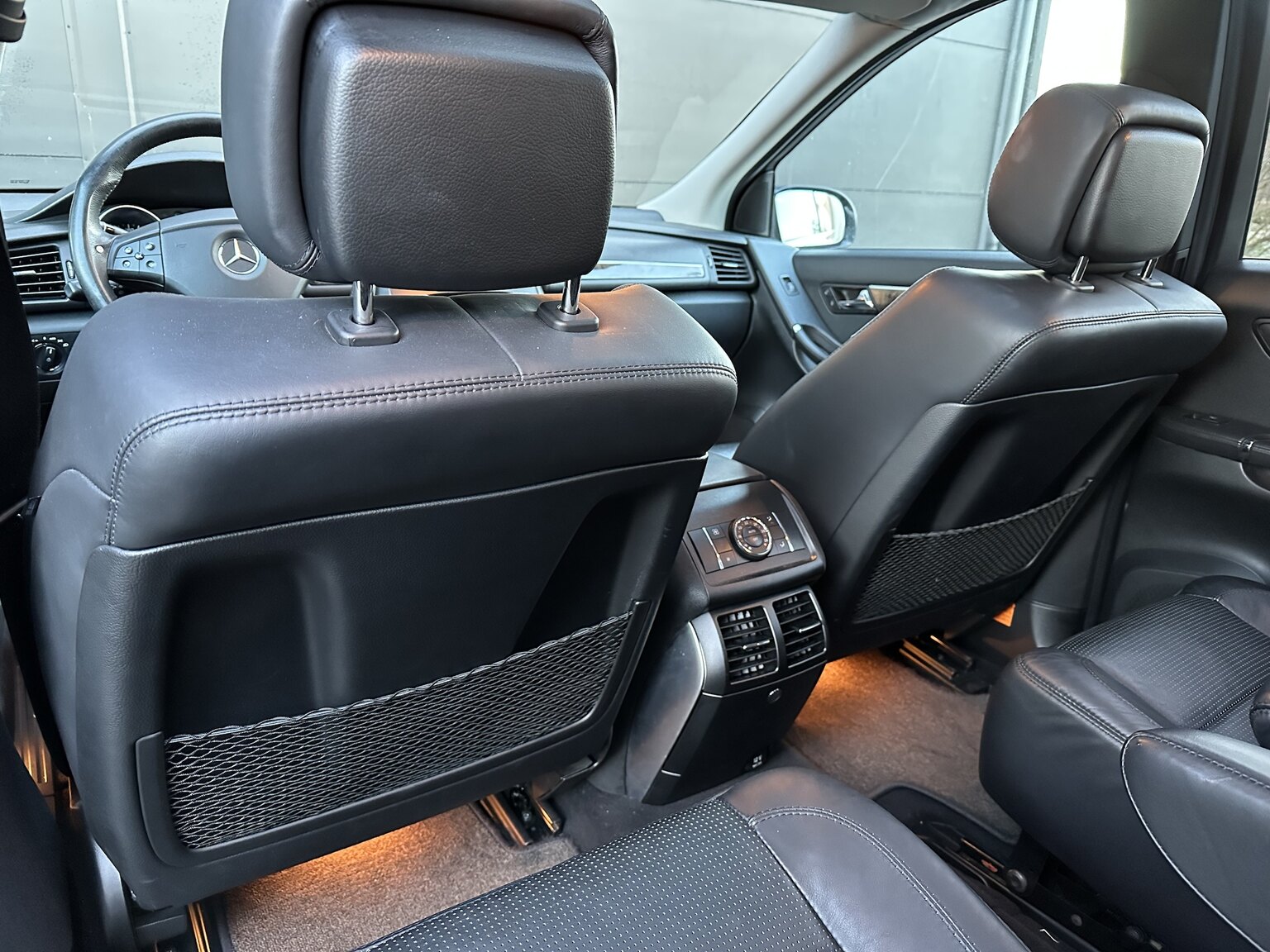 Interior image of 2007 Mercedes-Benz R63 AMG