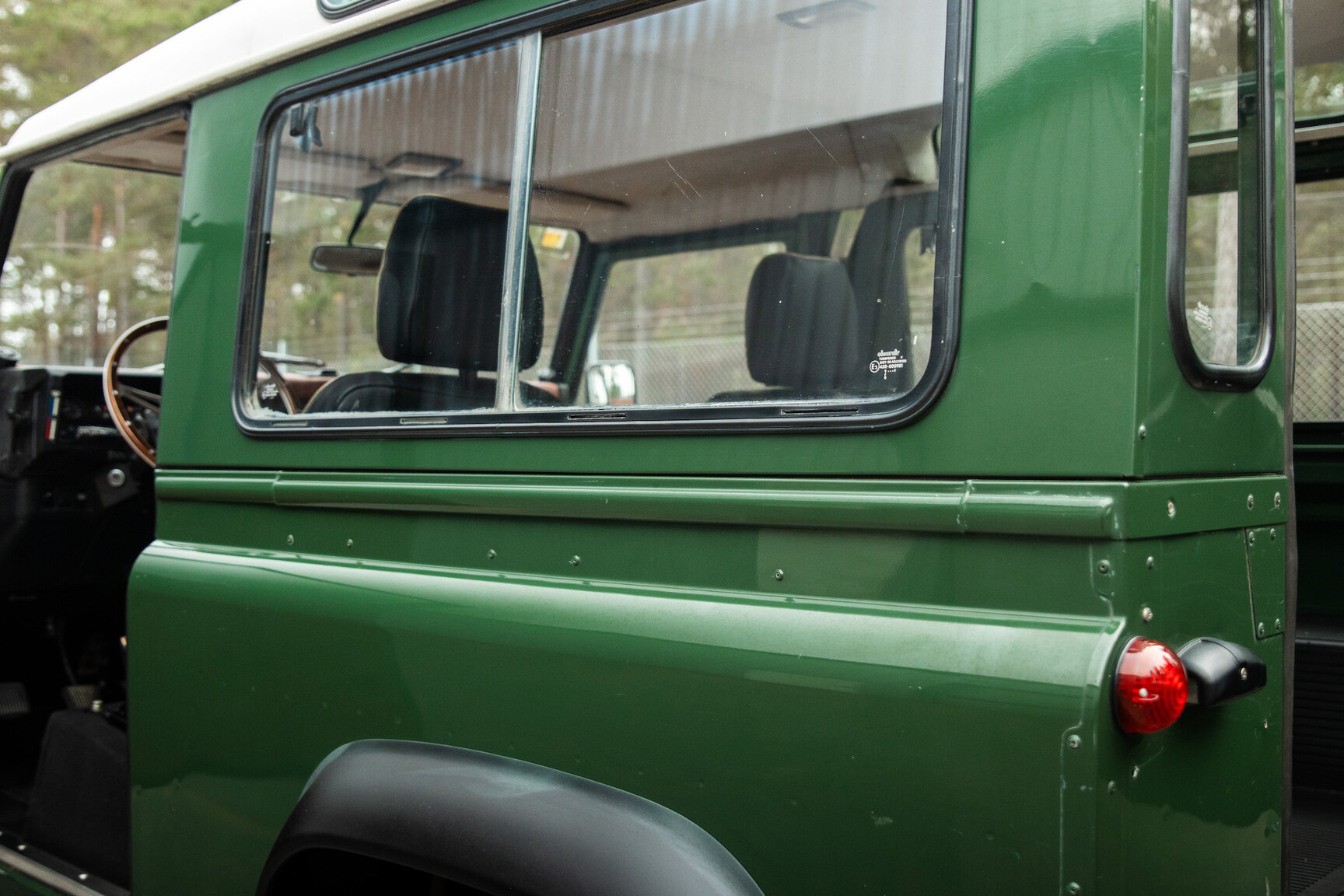 Aussenfoto 1996 Land Rover Defender 90 300TDi (43)