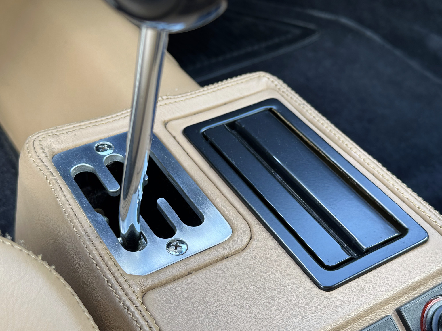 Interiörbild 1988 Ferrari 328 GTB