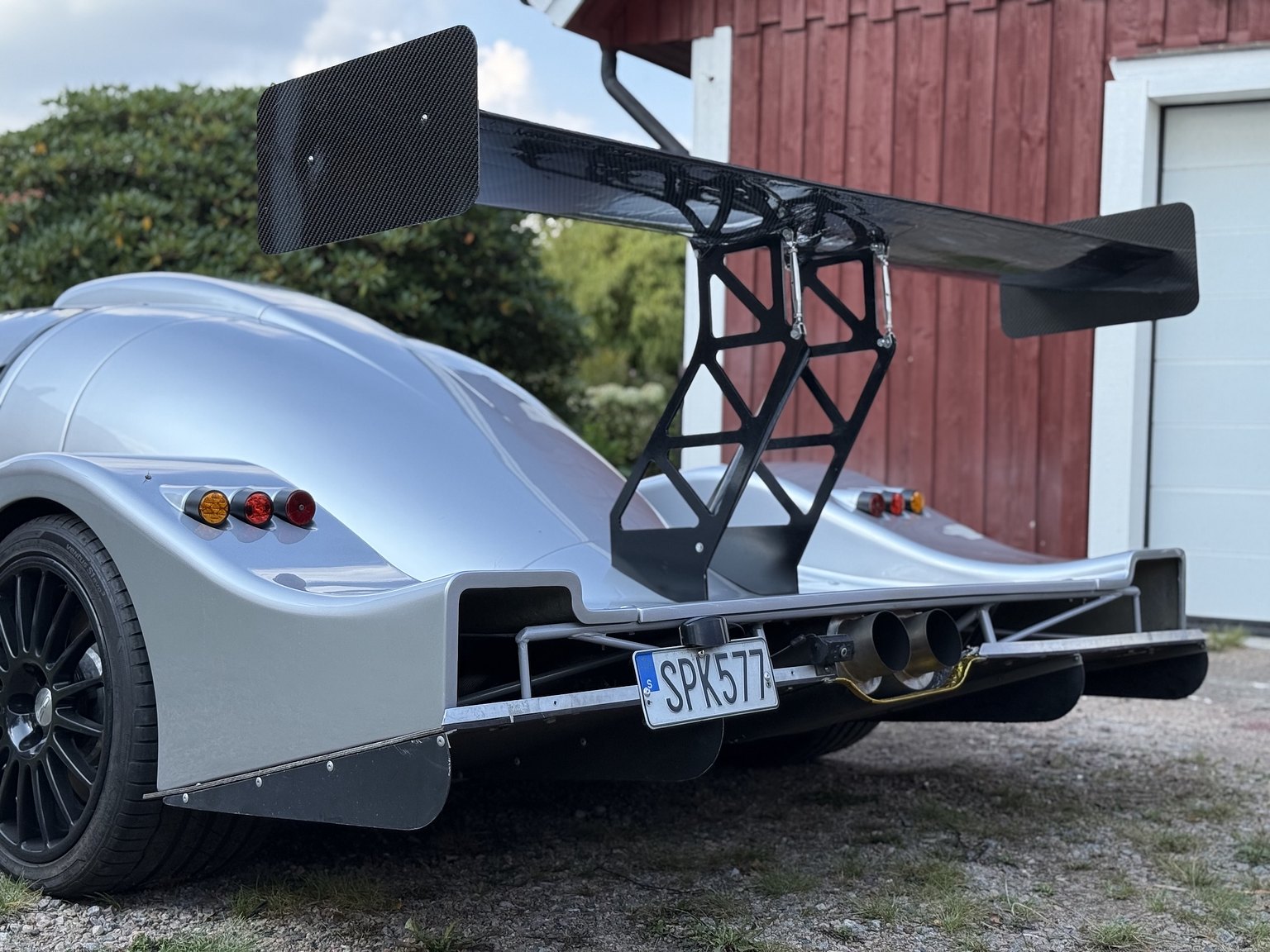Exteriörbild på 2016 Bentley EXP Speed 8 (Replica)