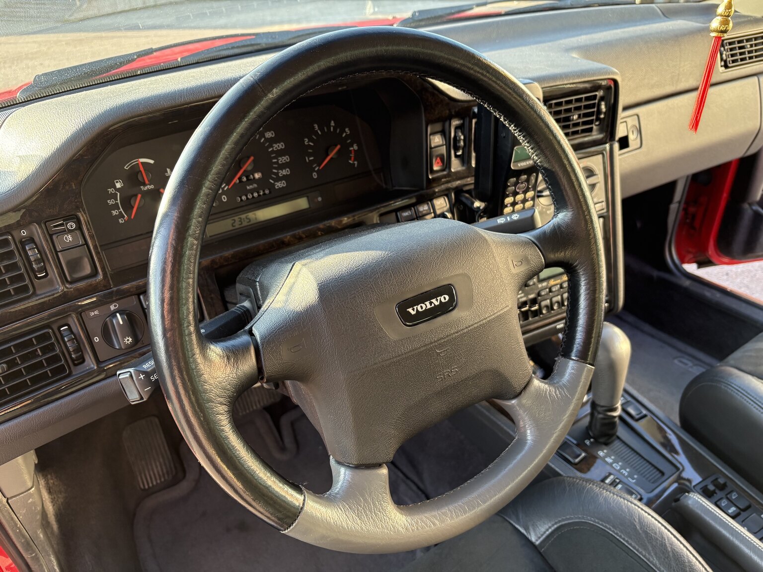 Interior image of 1996 Volvo 850 R
