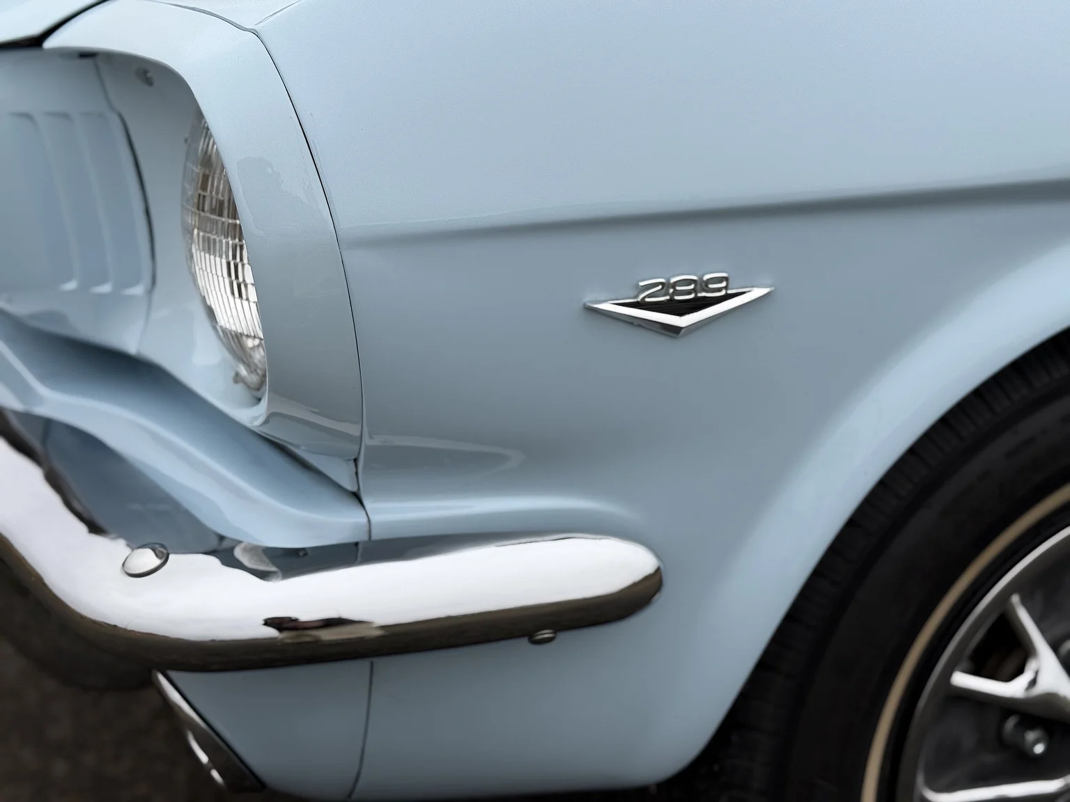 Exteriörbild på 1966 Ford Mustang Convertible 289 V8 (32)