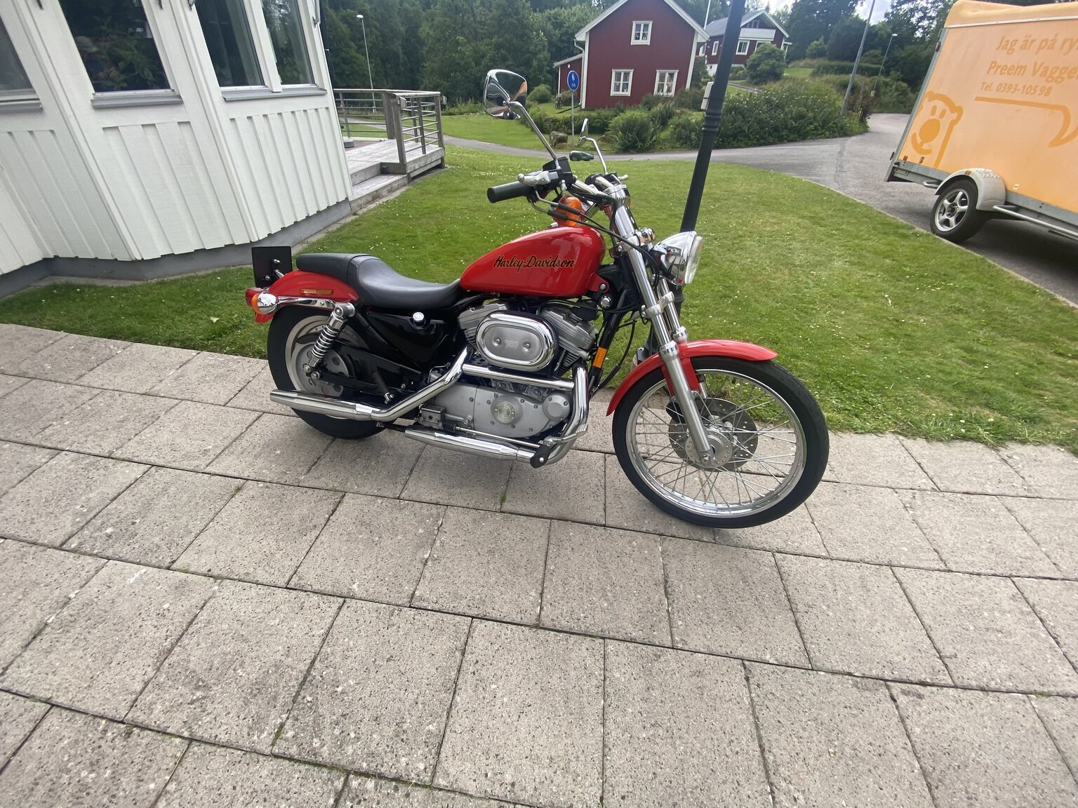 Exterior image of 1998 Harley-Davidson XL883