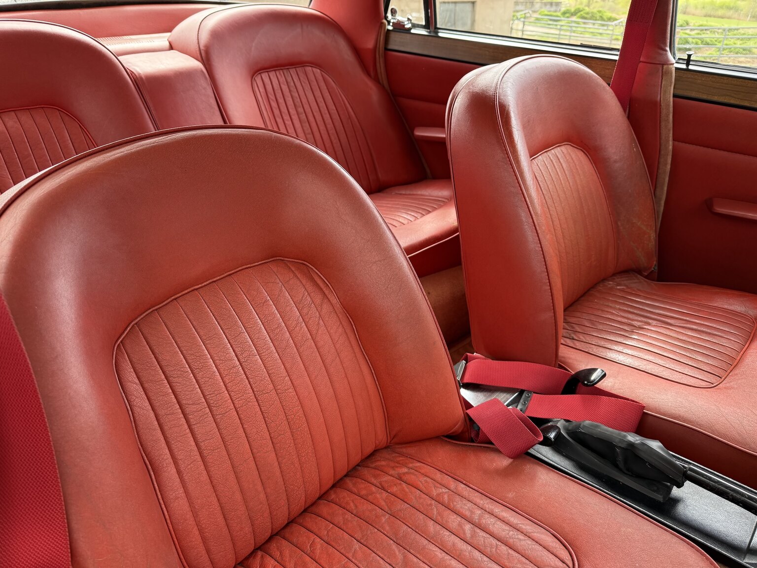 Interior image of 1967 Rover 2000 TC 2.0 OHC