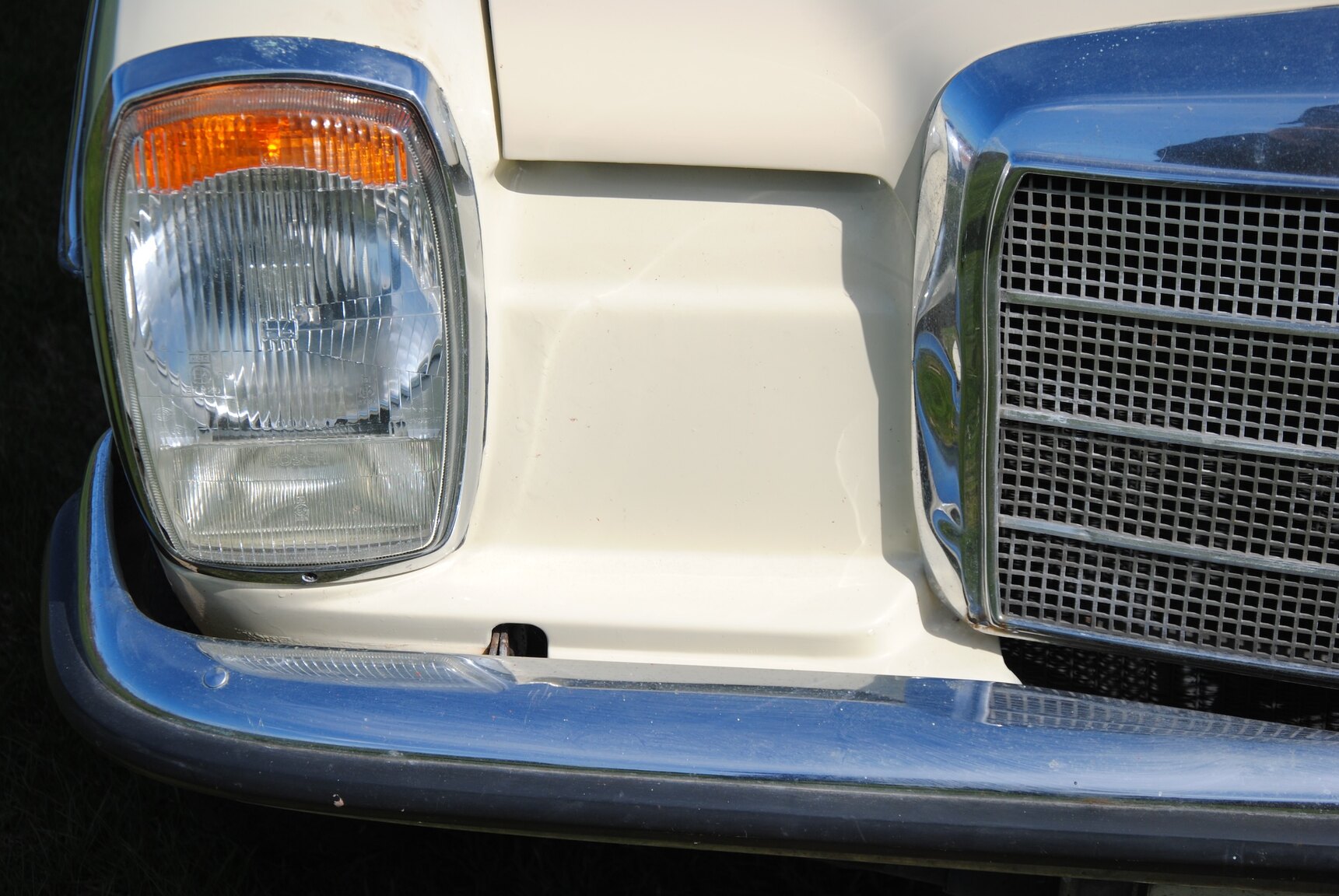 Exteriörbild på 1971 Mercedes-Benz 220D