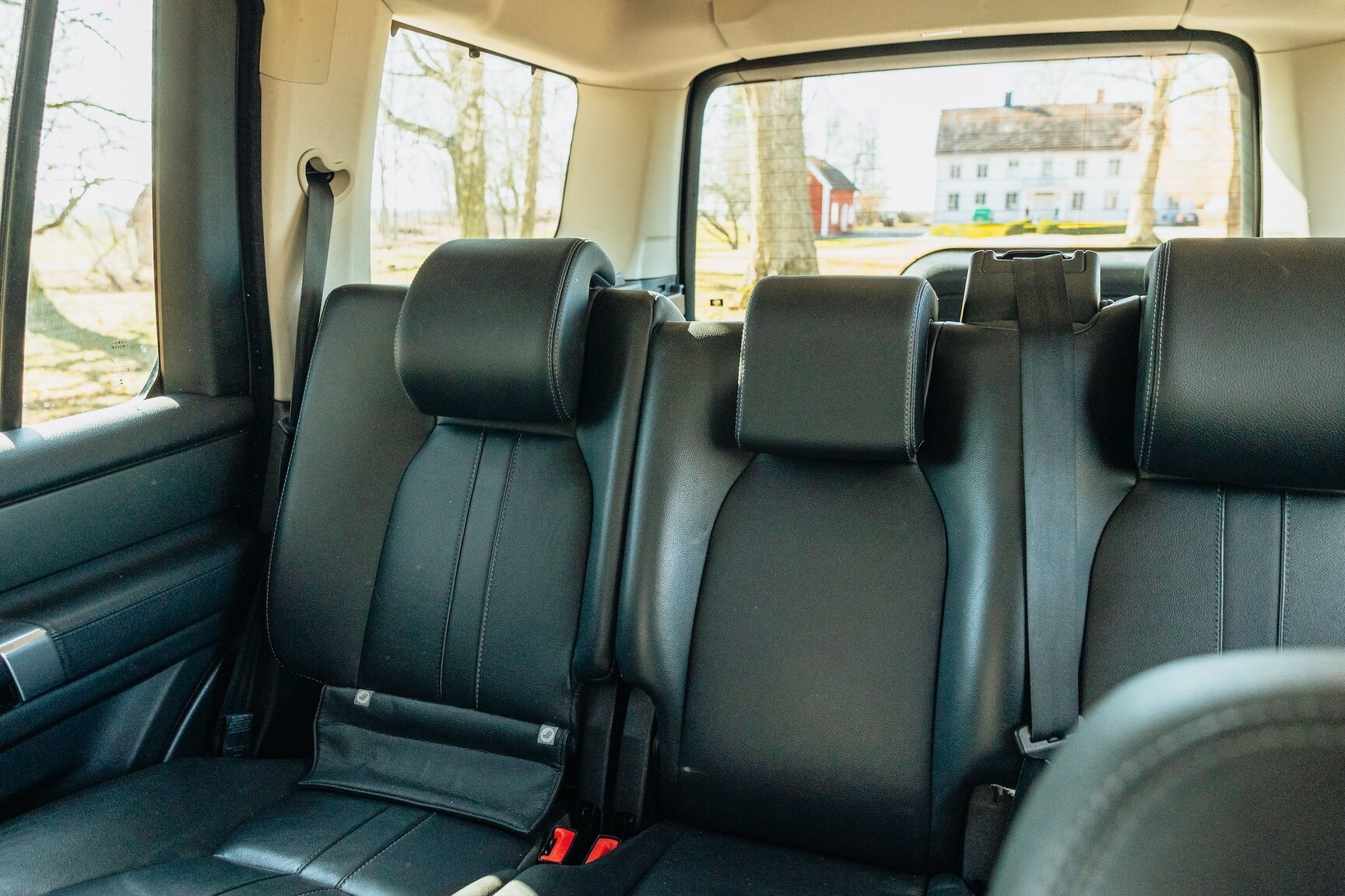 Innenraumfoto von 2015 Land Rover Discovery 3.0 TDV6