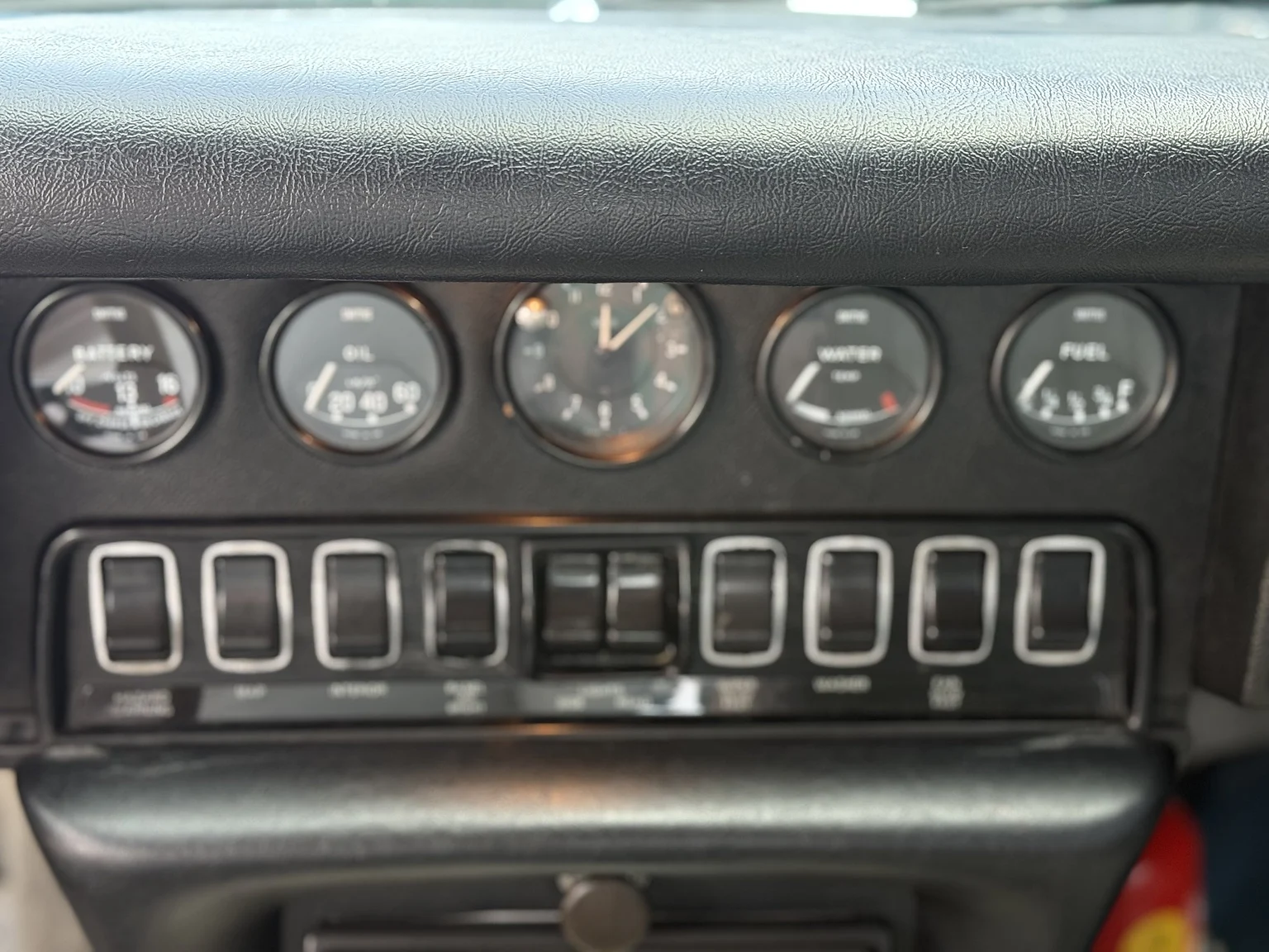 Interior image of 1969 Jaguar E-Type 4.2 Coupe (12)