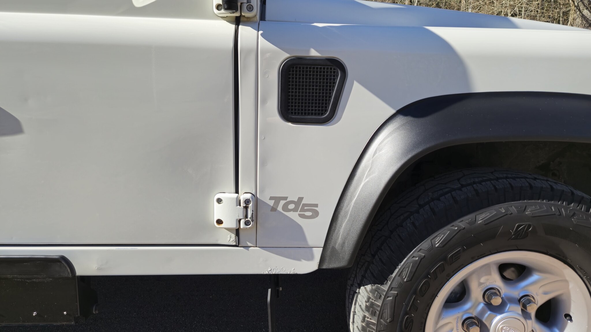 Exterior image of 1999 Land Rover Defender Single Cab Pickup