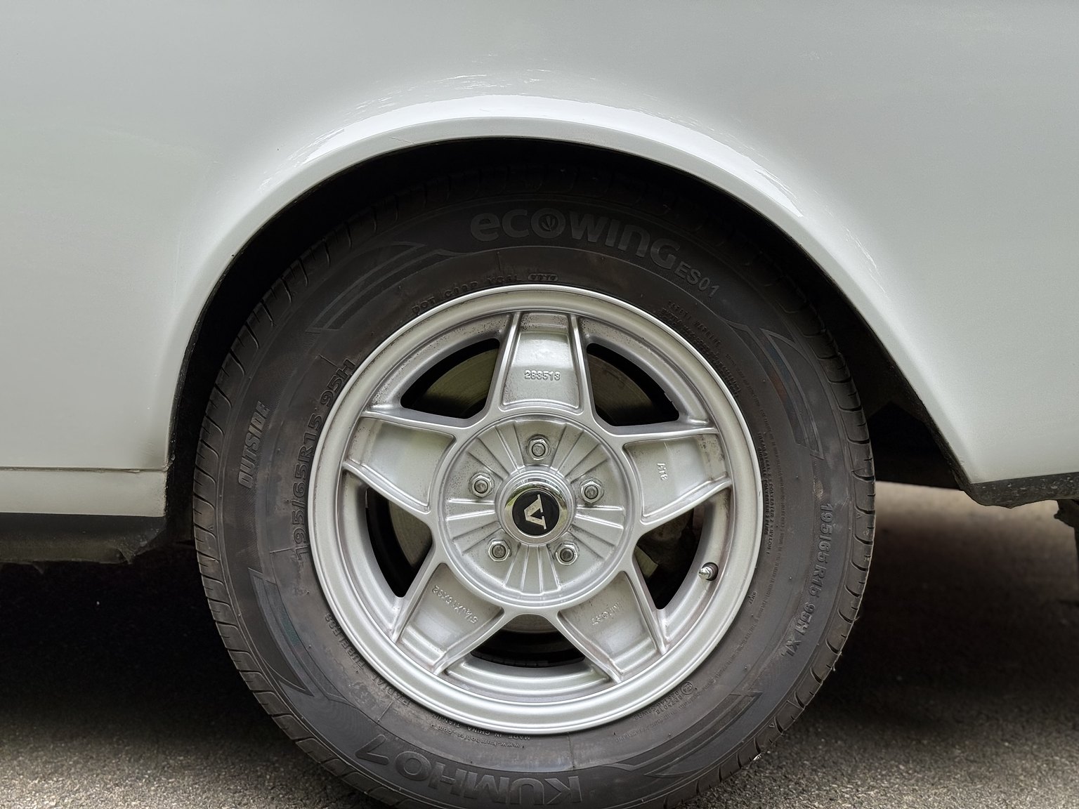 Exterior image of 1970 Volvo 142 Automatic