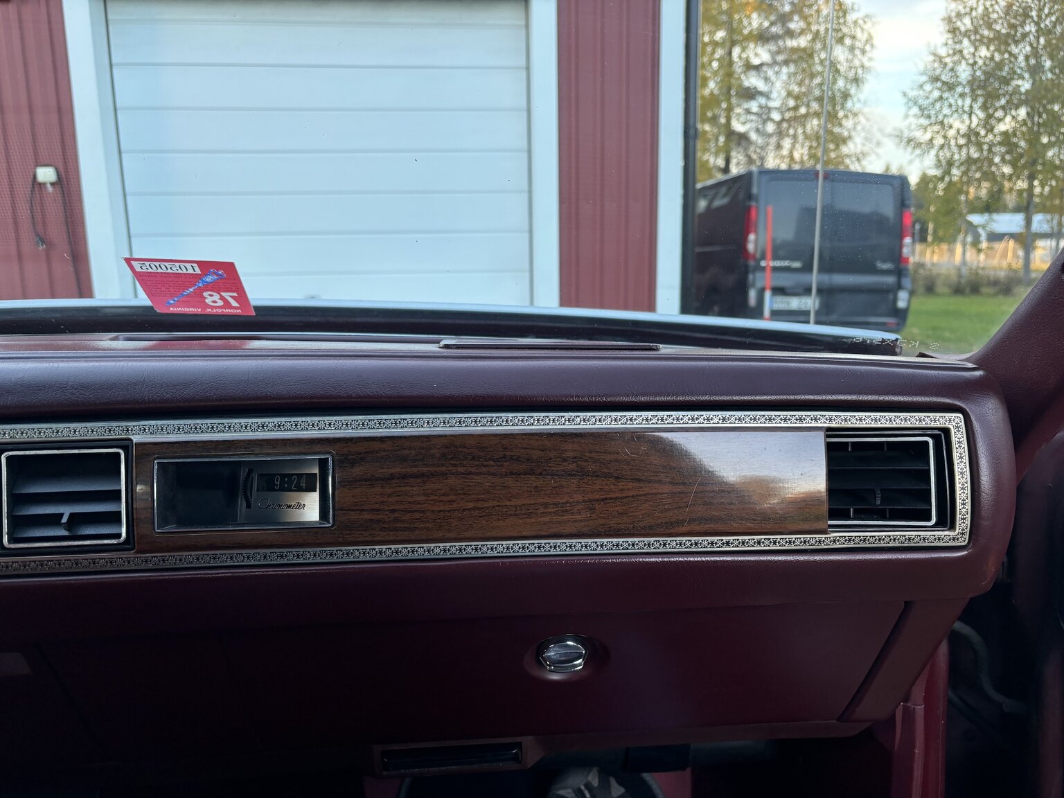 Interior image of 1976 Chrysler Cordoba