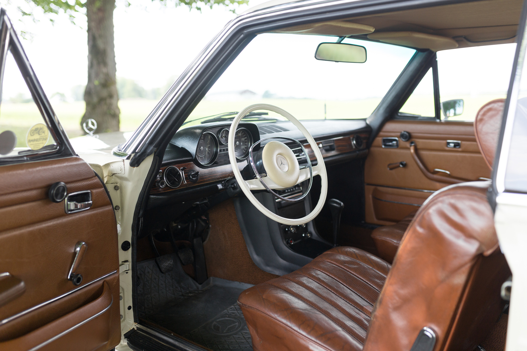 Innenraumfoto von 1971 Mercedes 250 C