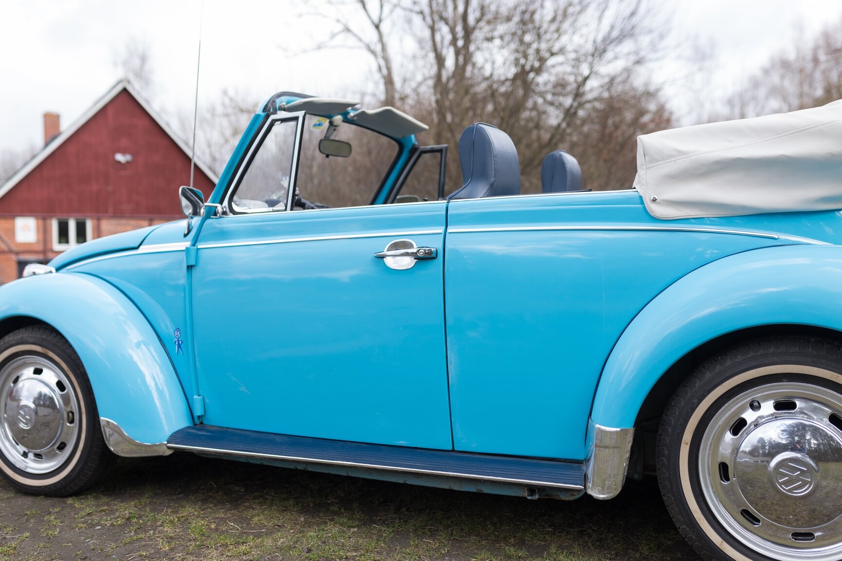 Exterior image of 1974 VW 1303 LS CAB (35)