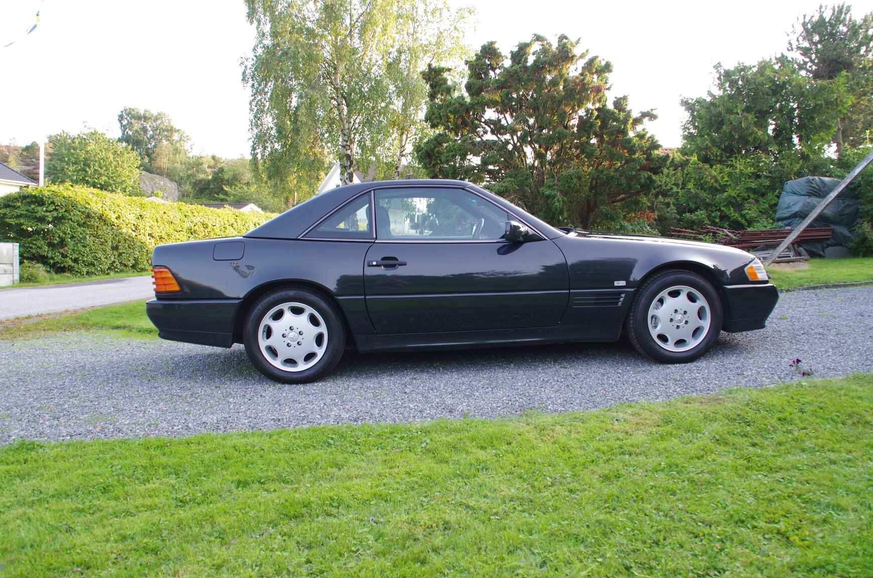 Exterior image of 1992 Mercedes-Benz 300 SL-24