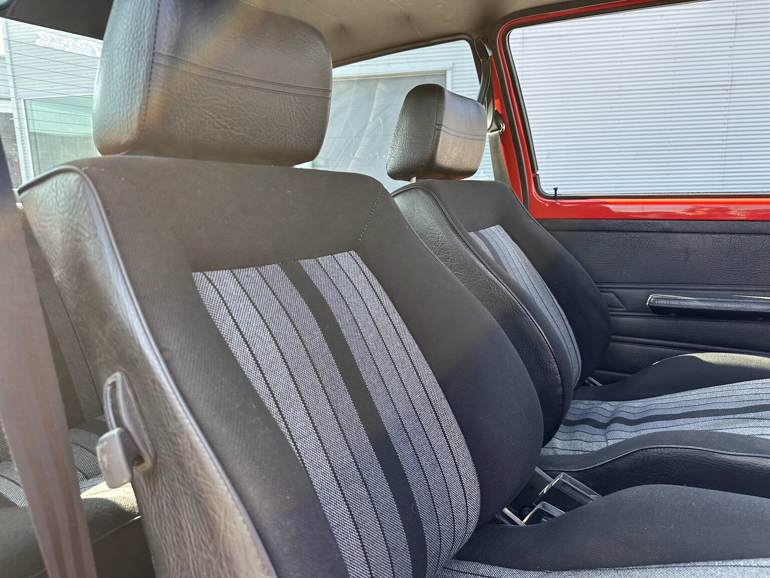 Innenraumfoto von 1984 Volkswagen Golf GTI