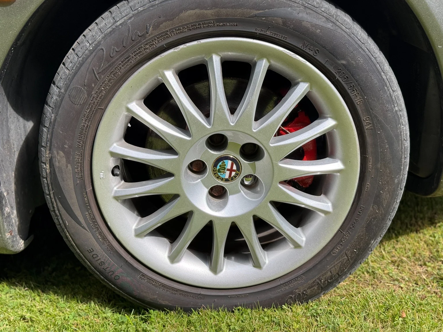 Exteriörbild på 1997 Alfa Romeo GTV (21)